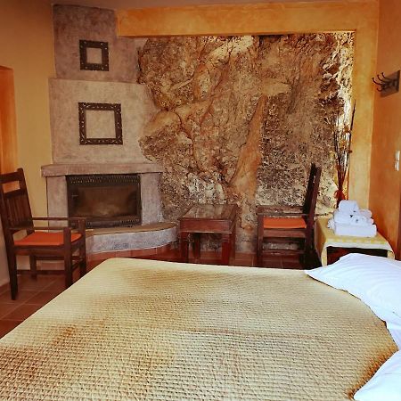 Flygonion Guesthouse Kiriákion エクステリア 写真