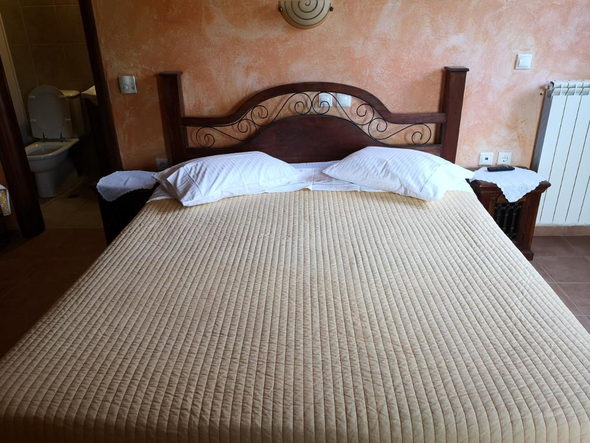 Flygonion Guesthouse Kiriákion エクステリア 写真